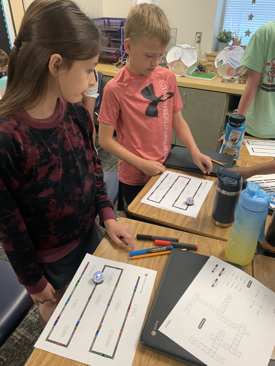 ChelsNHill's tweet photo. Using @Ozobot to review prefixes in an engaging coding lesson this morning! #pinkspringtraining @edtechsavy @shantieljovanna @PinkElementary https://t.co/B1LliApvN9