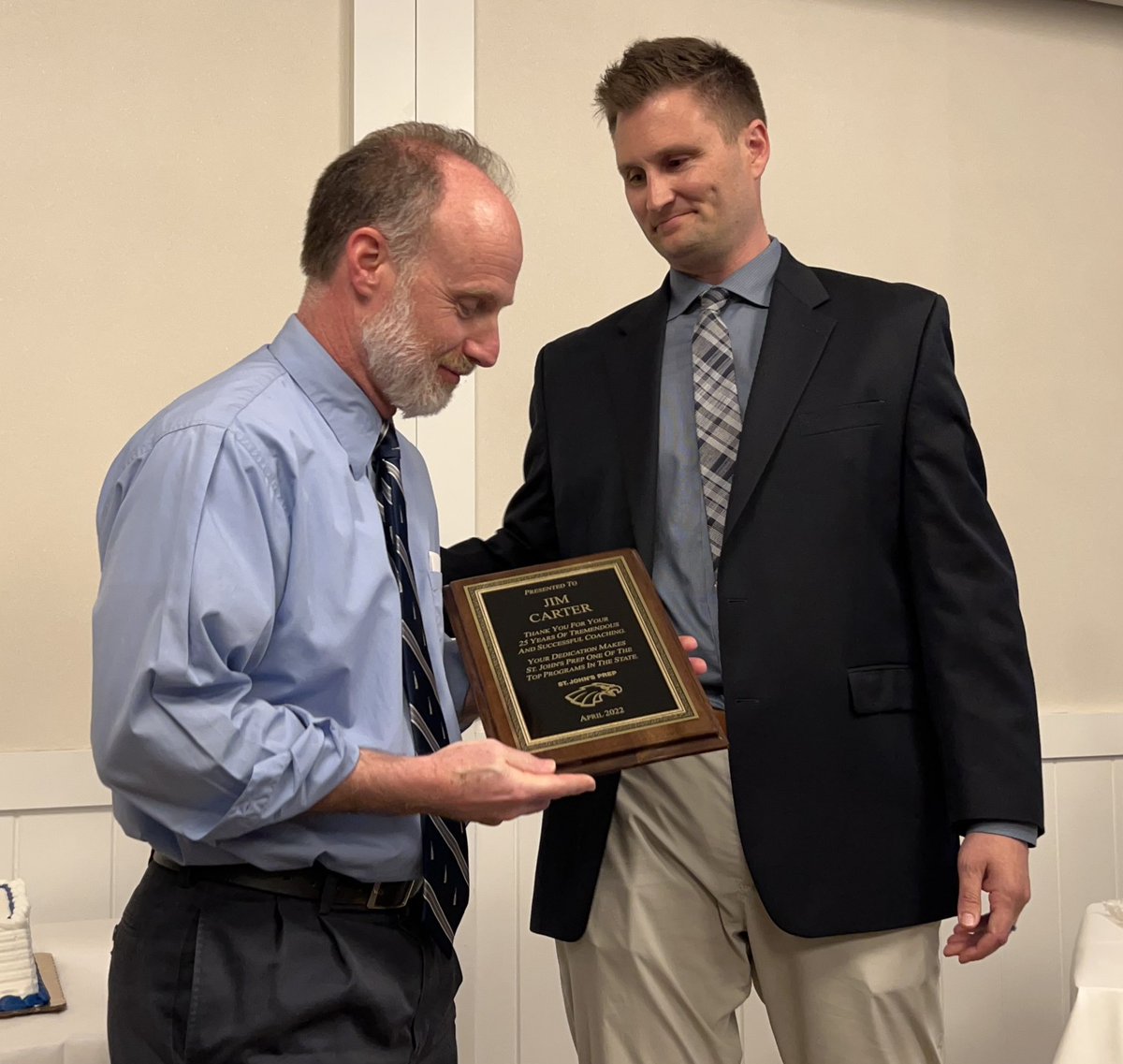 SJP_Fencing's tweet photo. Great night celebrating our 2021-22 team and Coach Carter’s 25 seasons as the head coach of our program. Grateful to be able to do it together in person for the first time in three years. @sjpathletics @TheNestSJP https://t.co/spF5F6BPWR