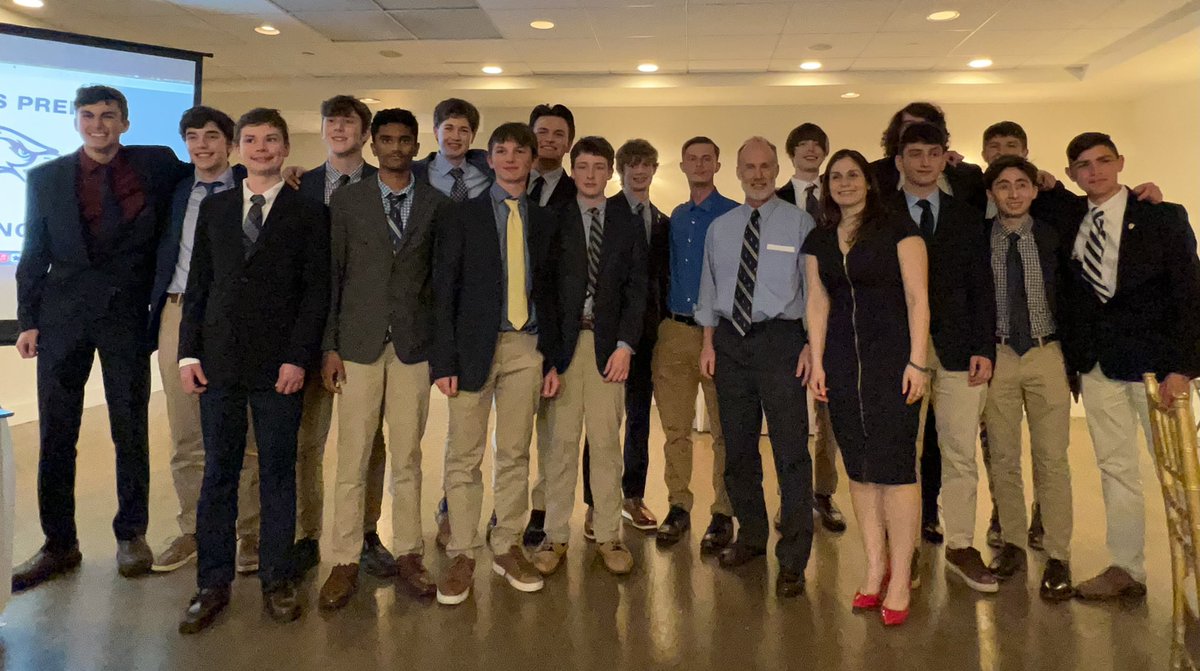 SJP_Fencing's tweet photo. Great night celebrating our 2021-22 team and Coach Carter’s 25 seasons as the head coach of our program. Grateful to be able to do it together in person for the first time in three years. @sjpathletics @TheNestSJP https://t.co/spF5F6BPWR