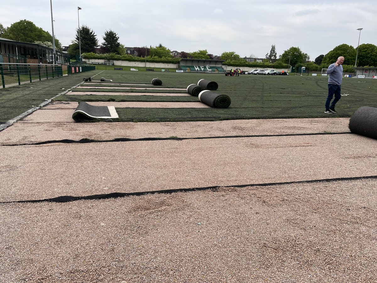 SteveByrnes20's tweet photo. Finally, the old style pitch being removed at Hendon FC to be replaced with @TigerTurfUK new Premier Pro Elite #footballpitch #3g surface and Ecocept a revolutionary performance base layer made from 100% recycled materials https://t.co/Avskcqf5sx