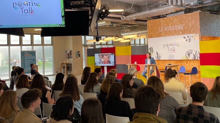 #positivetalk
“Small changes can make big differences. Young people have empowerment and work with passion : we need to listen to them”
Dr. Jane Goodall, DBE : Fondatrice du Jane Goodall Institute et Messagère de la Paix auprès des Nations Unies
<a href="/JaneGoodallInst/">Dr. Jane Goodall & the Jane Goodall Institute</a>