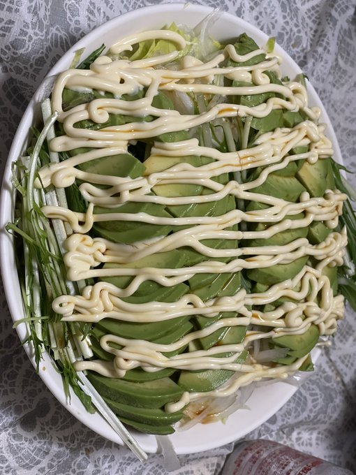 今日の晩御飯はアボガドサラダ〜！ コレが！こう！w いただきます！  食べたらこの間の動画編集頑張らなきゃ🤭 https://t.co/dRLGFEHAQr<a href="/tag/%E6%96%B0%E3%81%97%E3%81%84%E3%83%97%E3%83%AD%E3%83%95%E3%82%A3%E3%83%BC%E3%83%AB%E7%94%BB%E5%83%8F"class="tags"><span>#新しいプロフィール画像</span></a>