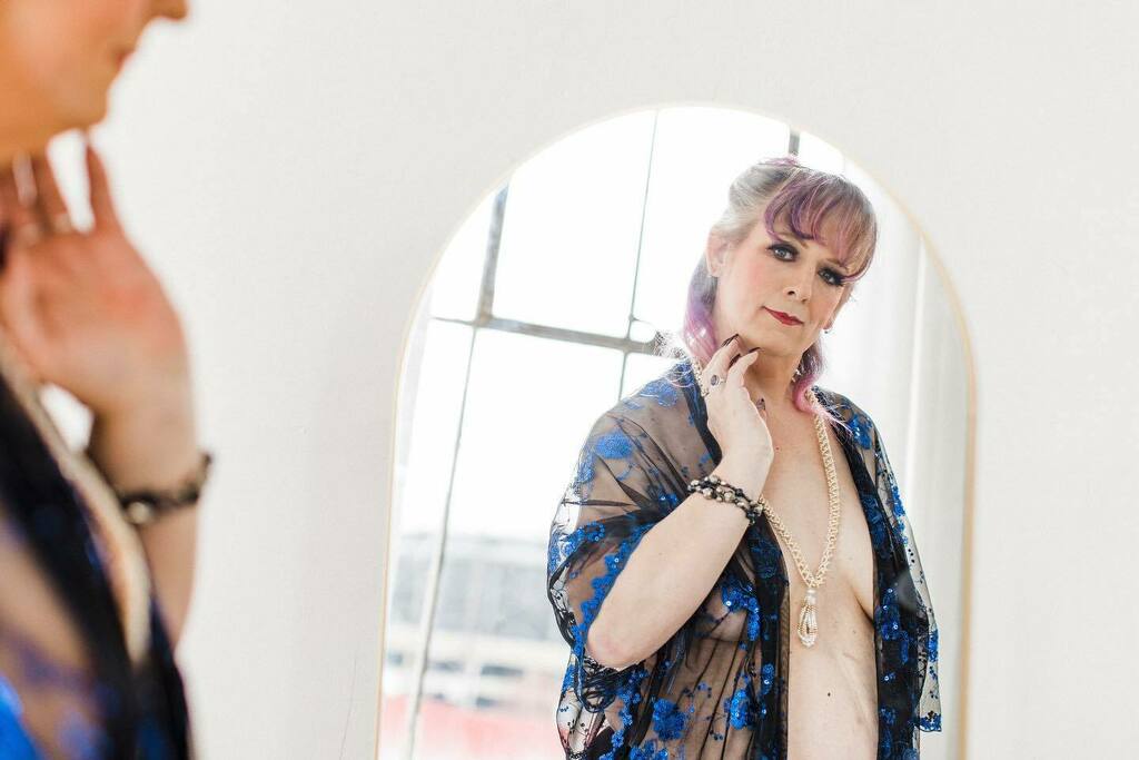 VioletDeVille's tweet photo. It’s a lovely Thursday morning, if a bit gray. Show work and a lunch meeting to discuss a new project. Tonight is a private show with the improv troupe. What are your plans?
Photo by @alexandraknightphotography
#GirlsLikeUs #Improv #ImprovQueen #TransW… https://t.co/u2M7gwVVWT https://t.co/TO57m7EVt8