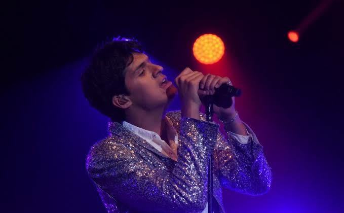 it's cold right now i miss you for life