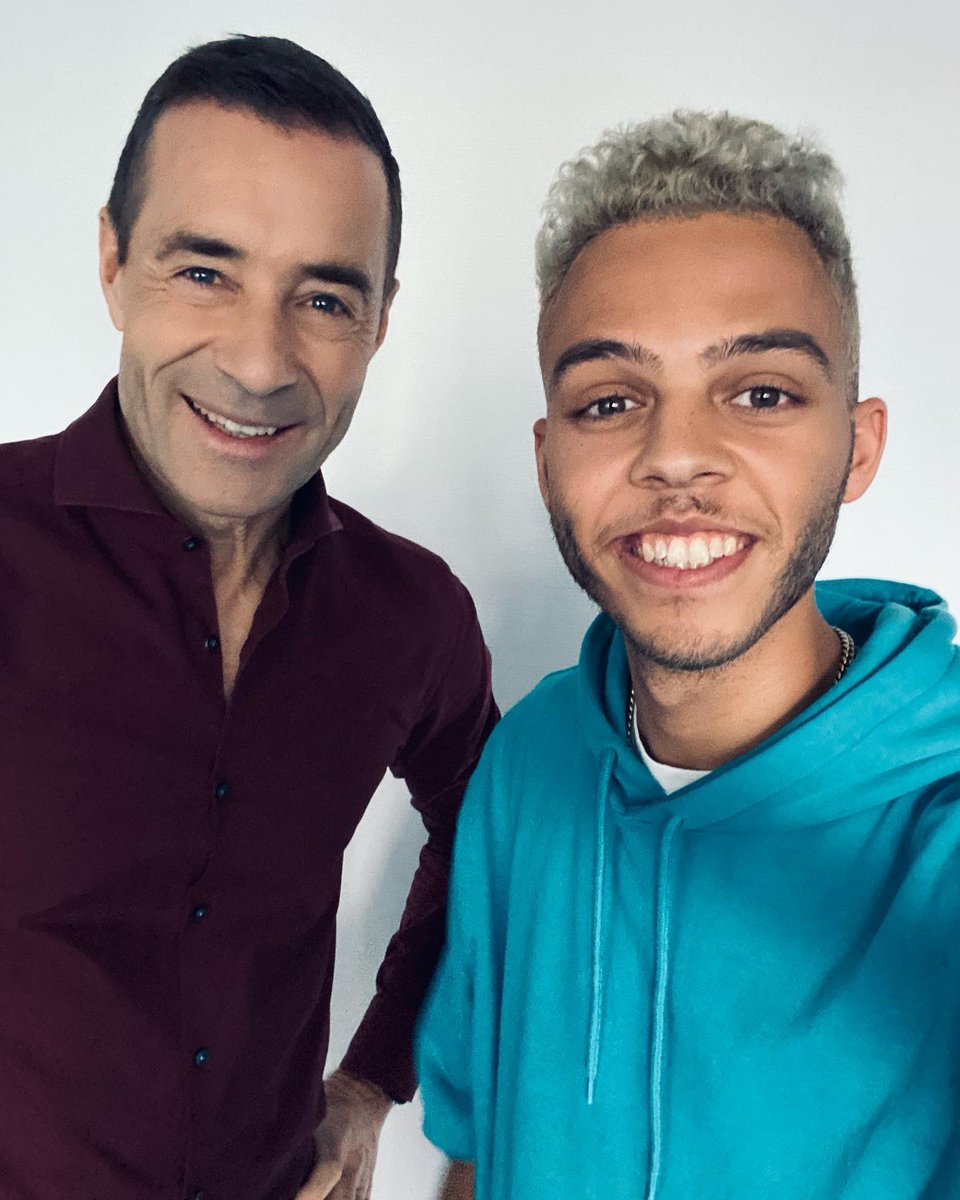 _MalikHarris_'s tweet photo. As you can see, it’s always a lot of fun at #werweissdennsowas 😍😂 thanks for having me back!! x
Next stop: #frühstücksfernsehen at 7:30 am, so be sure to set your alarms! 😴🙌🏾
#bernhardhoecker #kaipflaume #peterurban #tv #malikharris #tvshow https://t.co/hfGB2Qk0QQ
