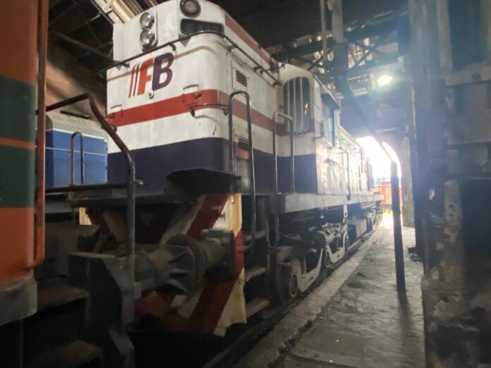 CRONICAFERROVIA's tweet photo. Recuperan locomotora ALCo modelo RSD-35 Nro. 6417 (ex Ferrobaires) para la empresa Solanas SRL  

https://t.co/nBrkVsY8SE https://t.co/xwtwjgy2tX