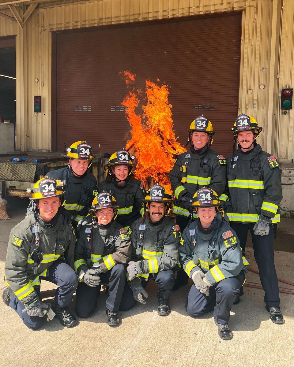 UCDavisFire's tweet image. The Duality of a Student Firefighter at Station 34 💫
@ucdavis 

#UCDFD #UCDavis #AggiePride #CommunityOfEverydayHeroes #UCDavisFire #PulsePoint #FireFighter #EMT #EMTClass