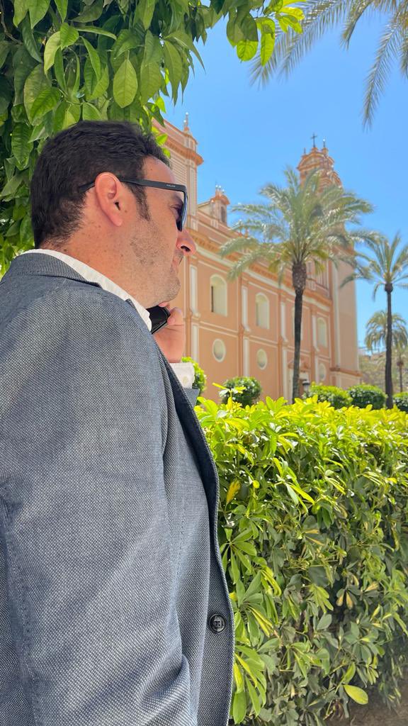 abogadocort's tweet photo. Es importante estar conectado y no perder la perspectiva.
Momentos de calma y trabajo. Todo se consigue con esfuerzo y dedicación
Gracias a mi amigo @SalvaLRedondela por esta instantánea, el hombre que siempre ve la foto…
#Huelva #Momentos #GenteConAlma https://t.co/fxLxuFiwRu