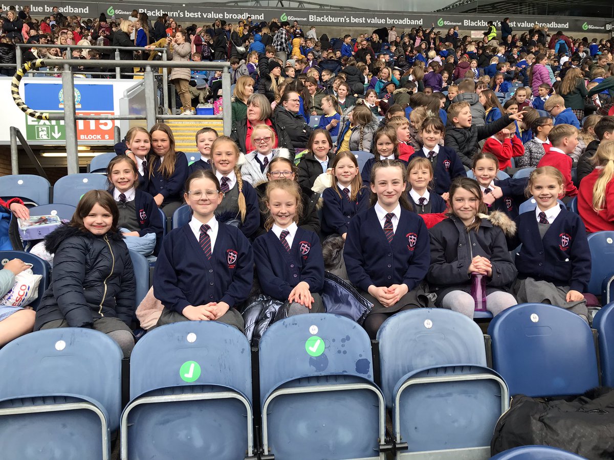 StMichaelsCEP's tweet photo. All ready for the concert to start. #singyourselfhappy #letsgosing #excited https://t.co/8F0jRlryLJ