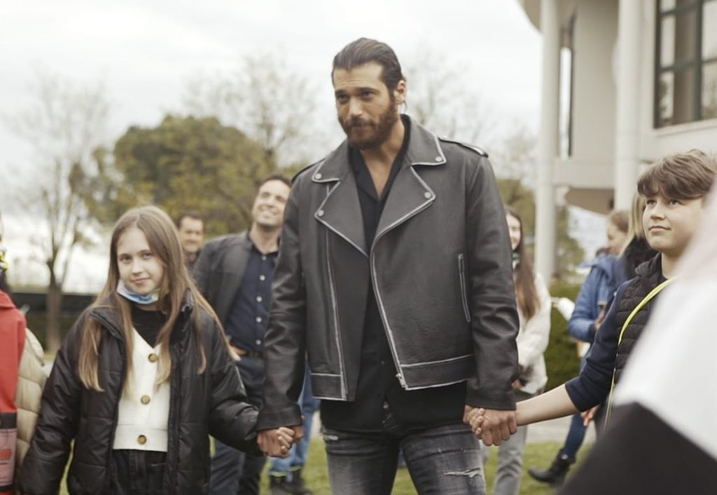 #CanYaman 🥹🌍