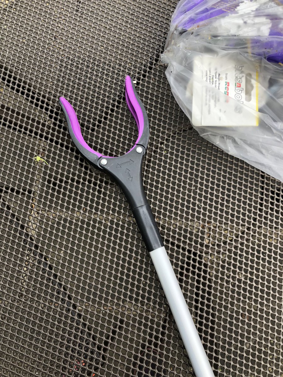 JaneyB_B's tweet photo. Used my new purchase on my little walk today. #notolitter #keepbritaintidy #community https://t.co/gkSmWGuriE