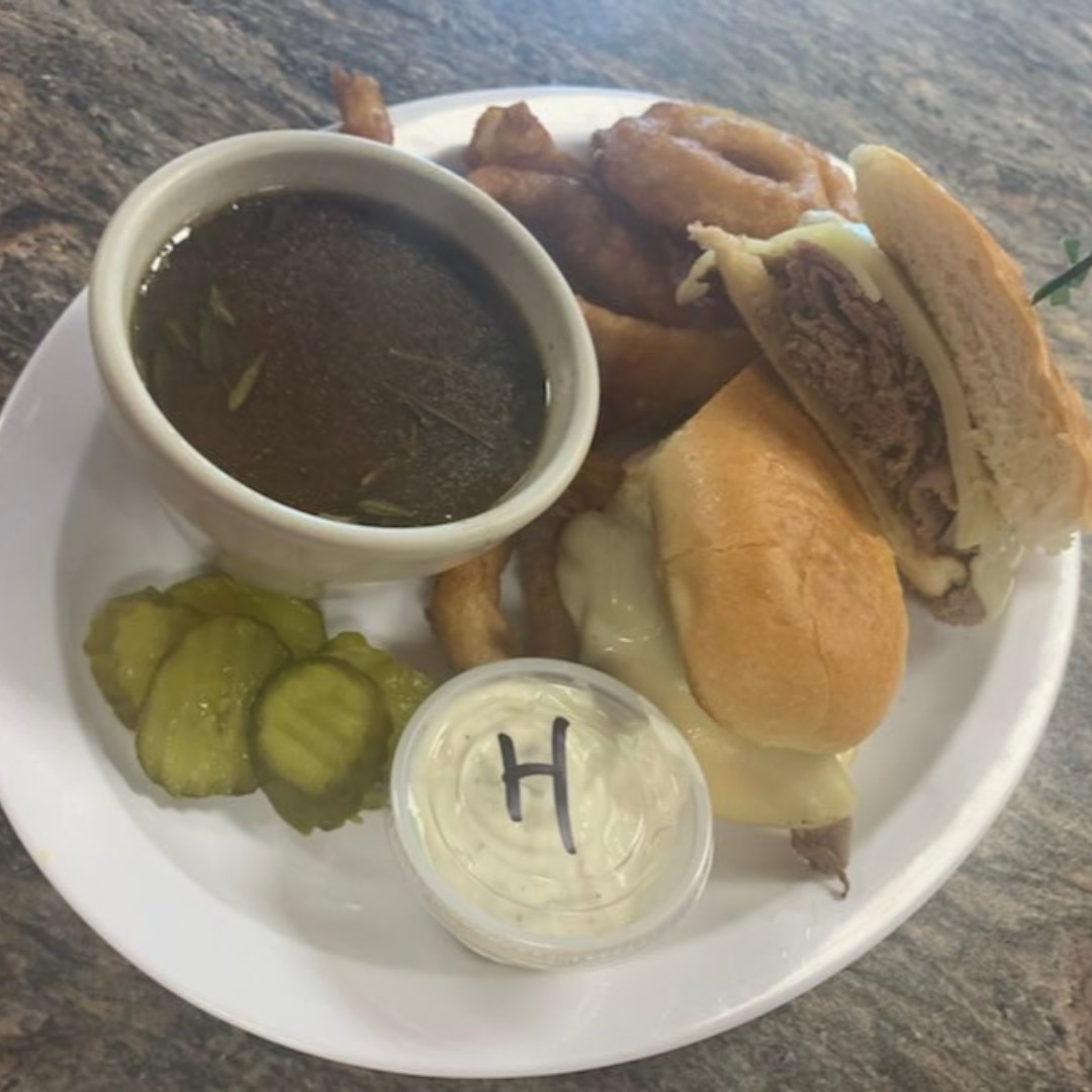 MonkeyMorning's tweet photo. French Dip! Come on in while it lasts. #jeepbeach #daytonabeach #haveamonkeymorning #goodeats #kingkongfoodiechallenge #foodie https://t.co/pdxznS3mb1