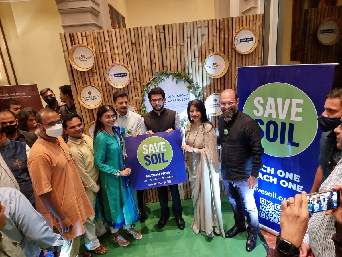 cpsavesoil's tweet photo. Our heartfelt gratitude to Shri Aaditya Thackeray @AUThackeray Hon'ble Minister of Environment, Maharashtra for supporting the #SaveSoil movement. May your leadership inspire many more to support this noble cause. #ConsciousPlanet @SadhguruJV https://t.co/R3RPl425hl