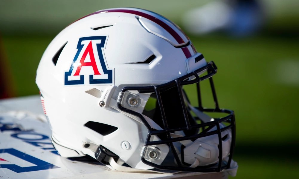 j1young_'s tweet photo. God is Great! Blessed to receive my first division 1 offer from the University of Arizona. Thank you Coach @rickyhunley for the opportunity. #AG2G #Beardown @SierraCanyonFB @adamgorney @GregBiggins @BrandonHuffman @ChadSimmons_ @TheMarcusAlford https://t.co/LILwxuzpI2