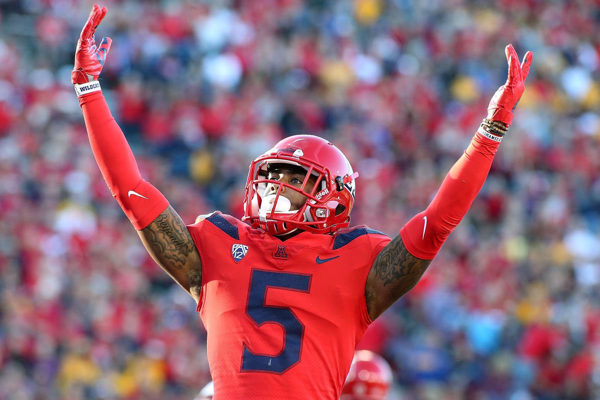 j1young_'s tweet photo. God is Great! Blessed to receive my first division 1 offer from the University of Arizona. Thank you Coach @rickyhunley for the opportunity. #AG2G #Beardown @SierraCanyonFB @adamgorney @GregBiggins @BrandonHuffman @ChadSimmons_ @TheMarcusAlford https://t.co/LILwxuzpI2
