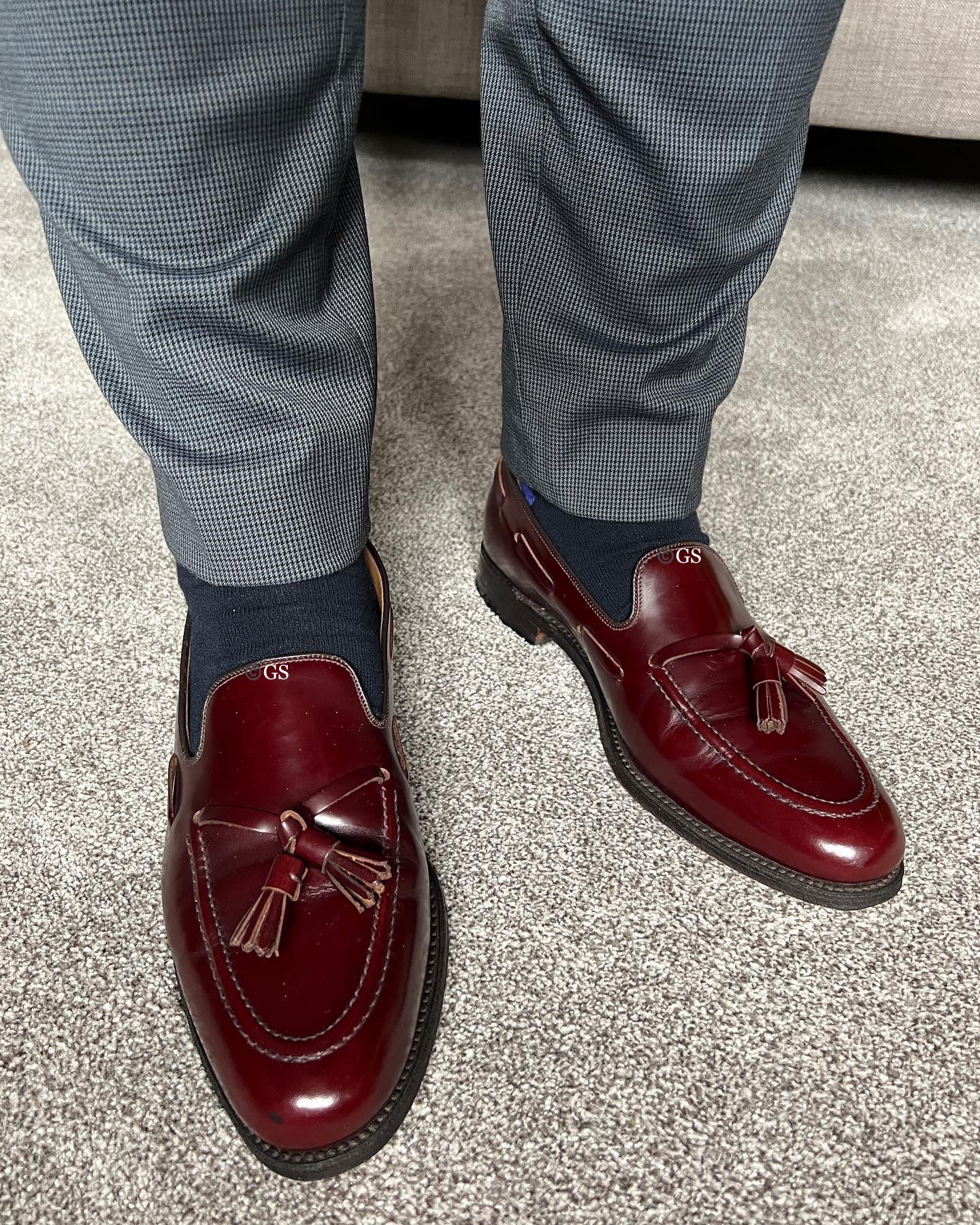 Burgundy tassel best sale loafers