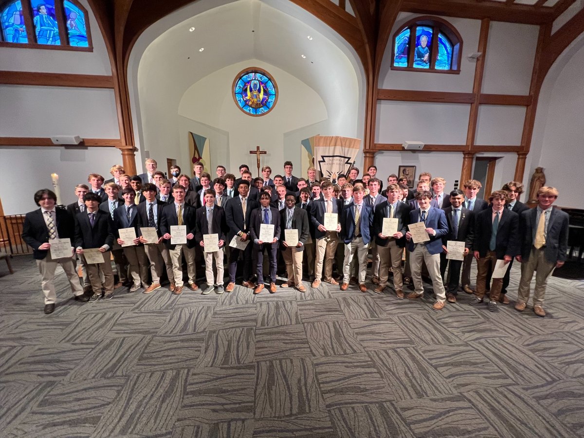 Congratulations to the 67 Dons from the Class of 2023 who were officially inducted into Loyola's Herbert R. O'Conor Chapter of the National Honor Society last night. Full list of names: bit.ly/3KtzgSG. #RollDonsRoll🔵🟡