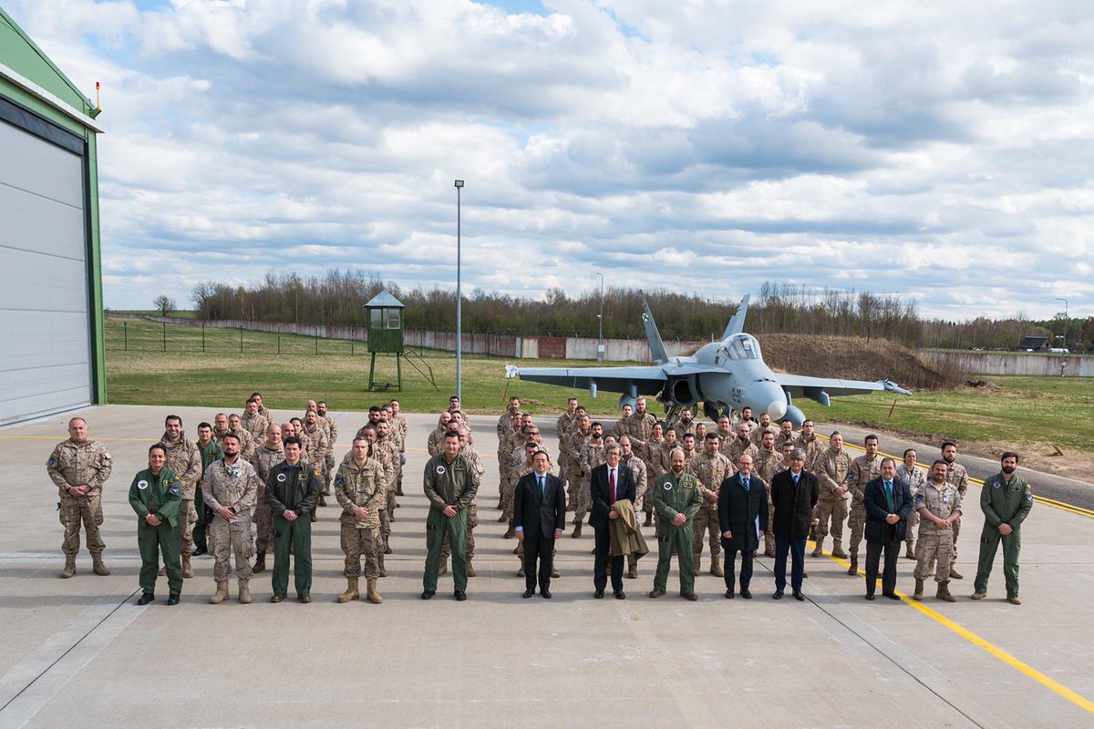 MAECgob's tweet photo. El ministro @jmalbares ha visitado hoy a las tropas españolas desplegadas en la operación de Policía Aérea de la @NATO, en Lituania.

🇪🇸  España está comprometida con la @NATO y la defensa de Europa. 

#MadridOTAN22 https://t.co/PGCaGPEzyd