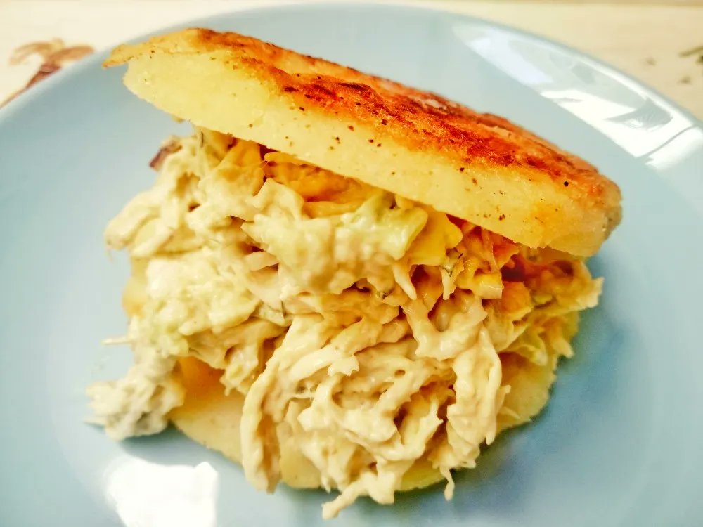 cookpadrecetas's tweet photo. Se pueden comer a cualquier hora y son tan versátiles como el pan… Son las #arepas! Rellénalas con carne, pollo, verdura, pescado, huevo… y mucho más! Descubre este clásico caribeño en #CookpadRecetas https://t.co/Az1FTJXNhi #ElijoCocinar #ChoosetoCook https://t.co/HA4QLlw6Vd