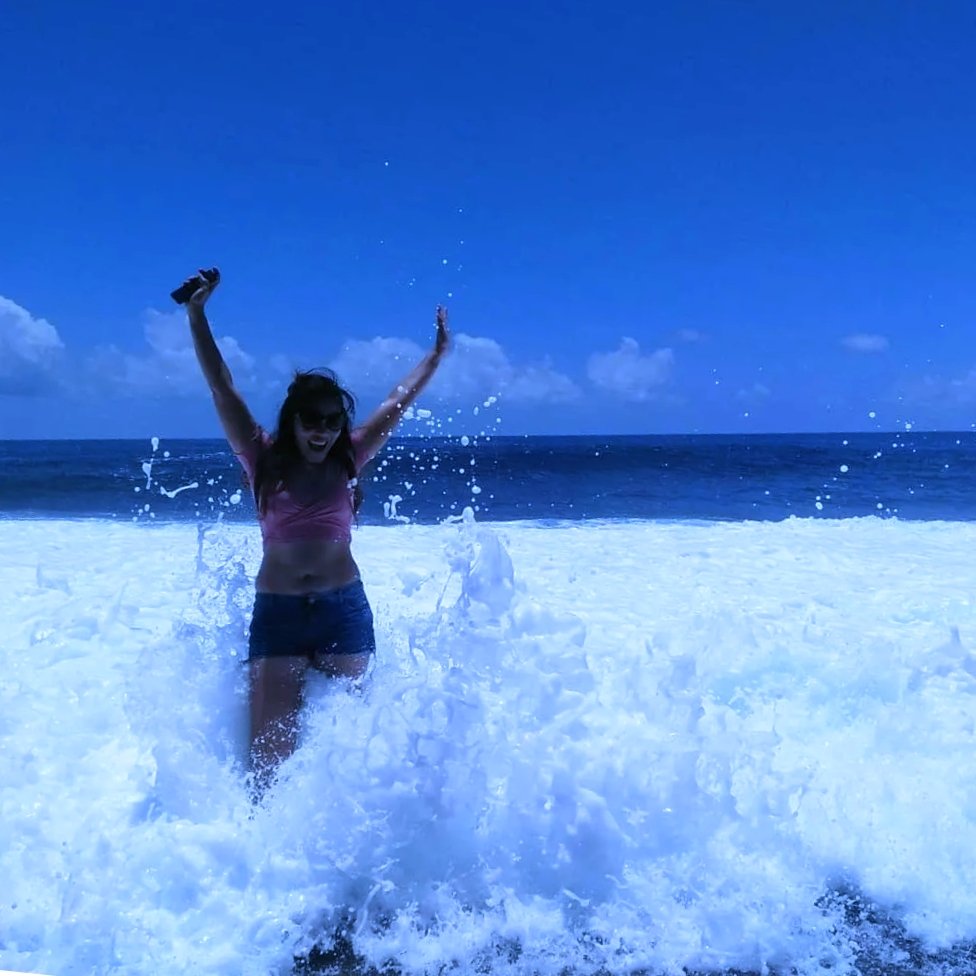 tara_lets_go's tweet photo. Best waves ever https://t.co/yZMZo27IS5