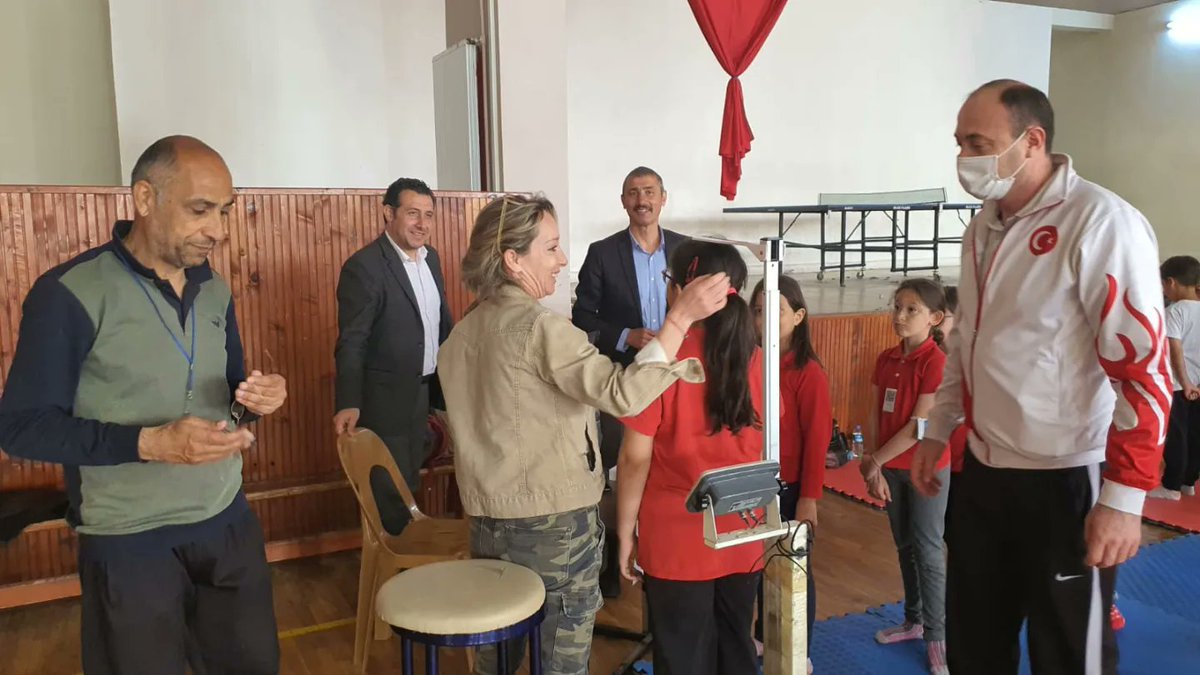 Spor Faaliyetleri ve Okul Sporları Şube Müdürleri Süleymanpaşa ilçemizde devam eden Yetenek Taraması Programını ziyaret ettiler.
<a href="/kasapoglu/">Dr. Mehmet Kasapoğlu</a> <a href="/gencliksporbak/">Gençlik ve Spor Bakanlığı 🇹🇷</a> <a href="/TTaramas/">Tekirdağ Yetenek Taraması</a>