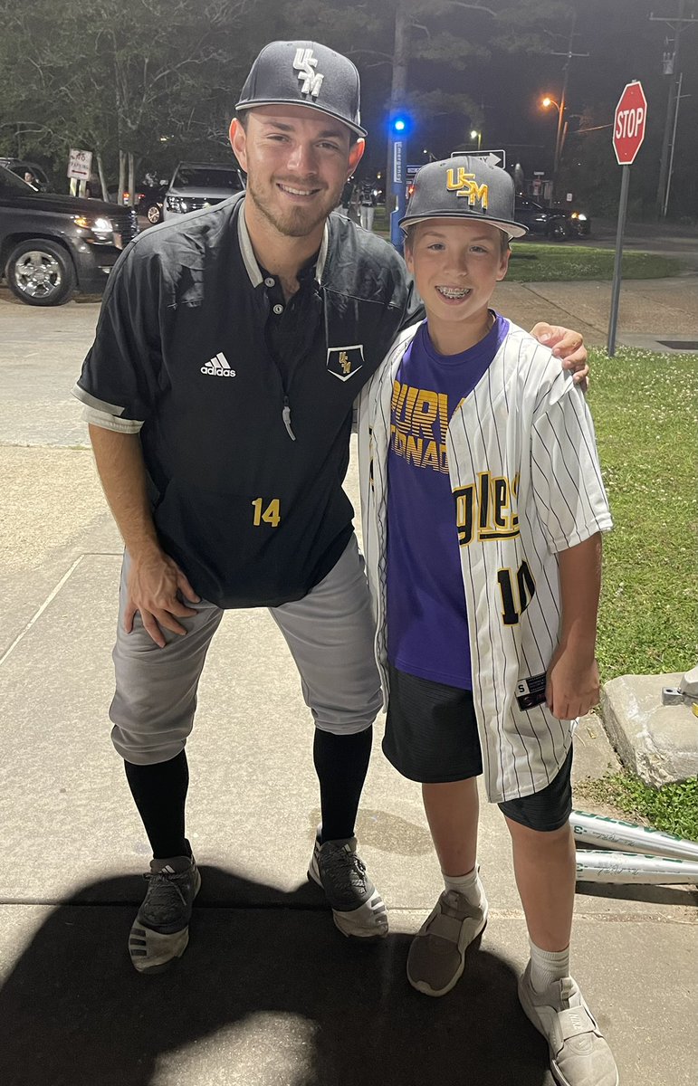 AaronNi723's tweet photo. When your hero’s wear Black and Gold! @SouthernMissBSB https://t.co/GuSO8ow2hj