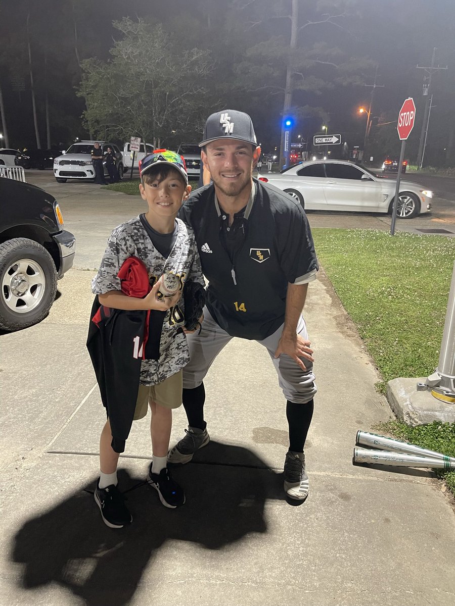 AaronNi723's tweet photo. When your hero’s wear Black and Gold! @SouthernMissBSB https://t.co/GuSO8ow2hj