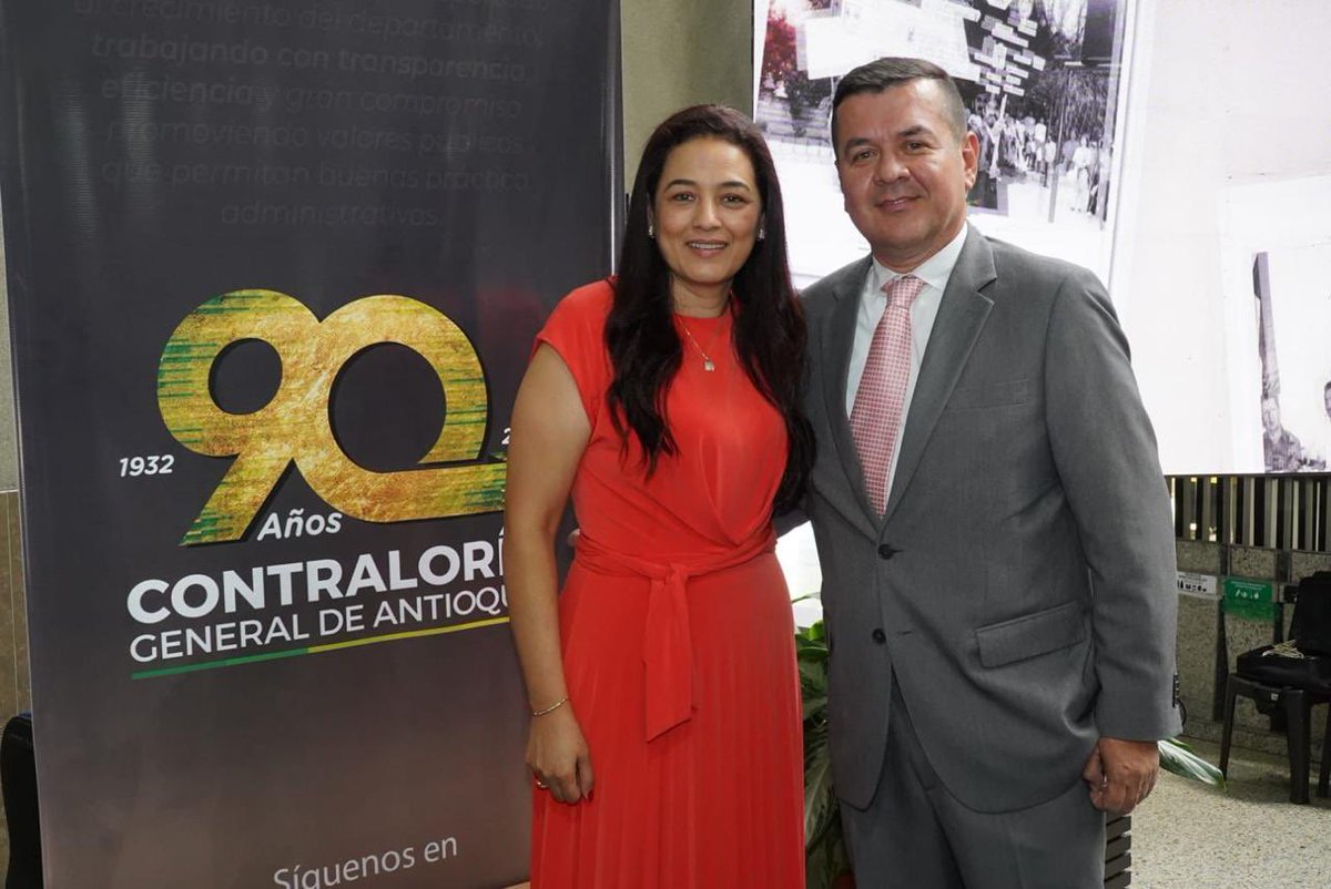 ZapataPimienta's tweet photo. Hoy celebramos los 90 años de nuestra @ContraloriaAnt 
Orgulloso de pertenecer y aportar a esta gran institución que vela por los recursos de los Antioqueños. ✊🏻👏🏻 https://t.co/01hfv5nTGY