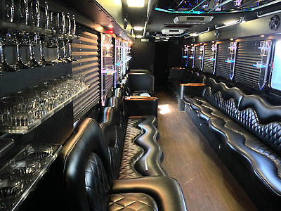 Have an upcoming event in #Michigan that you need transportation for?  Check out our #limo website with over 40 vehicles to choose from.  djlimousines.com  Rates and pictures for all limos!🚗🚌🎶🥂😎 Specials available!
WE CAN NEGOTIATE YOUR BEST RATE!
#Limousine #Trolley