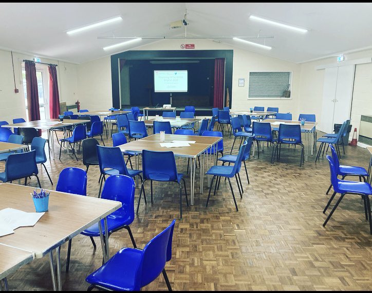StClementsEng's tweet photo. We are looking forward to welcoming lots of our Year 11 parents this evening @StClements to share our plans to support our students in their exams @WNAT_Home #StCPRIDE #classof2022 #countingup https://t.co/90xQrn7On3