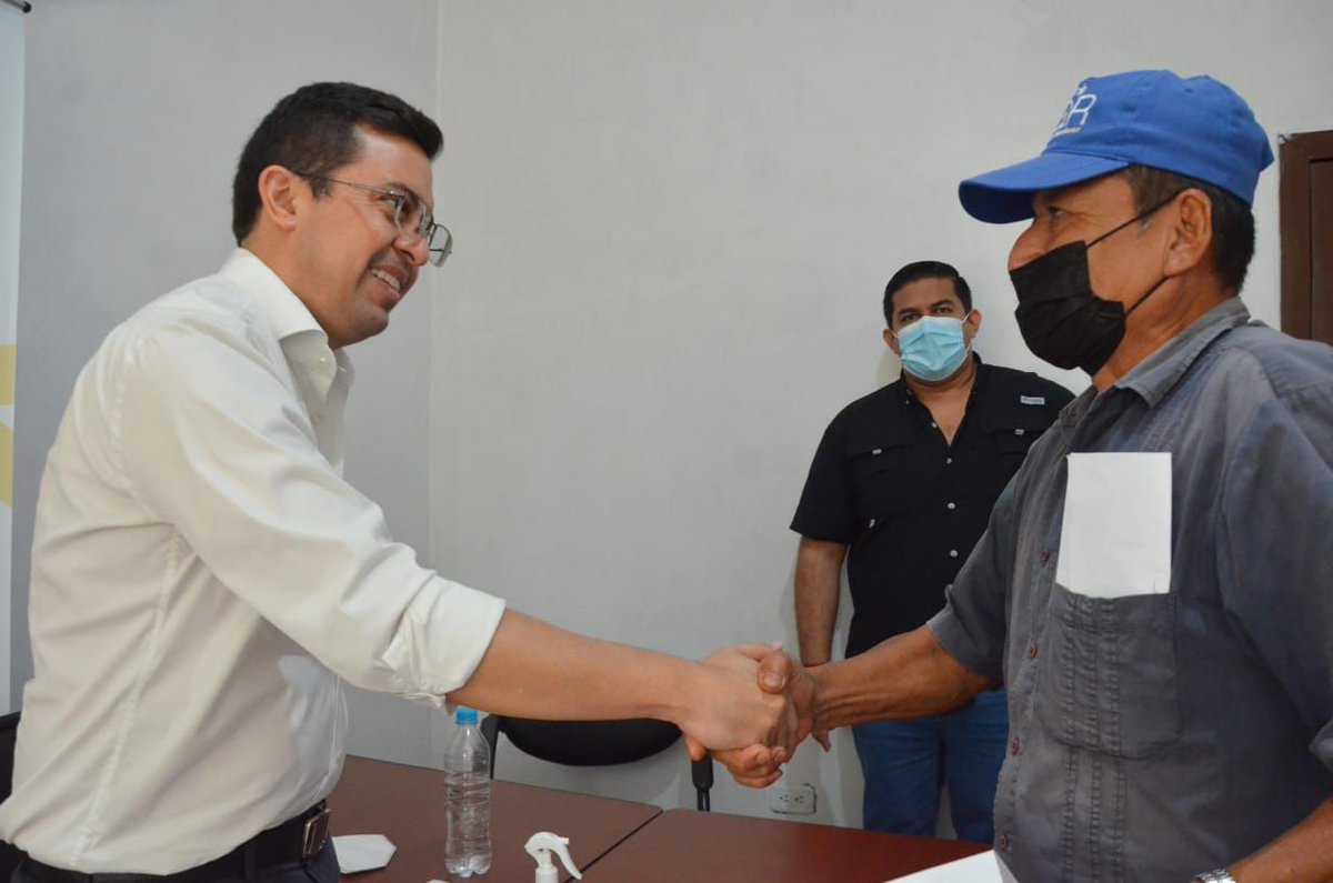 TenenciaGuale's tweet photo. Estamos juntos, estamos en #LaGobernaciónEnTuCantón. @juanfranciscoNH https://t.co/1g3hGDngIh