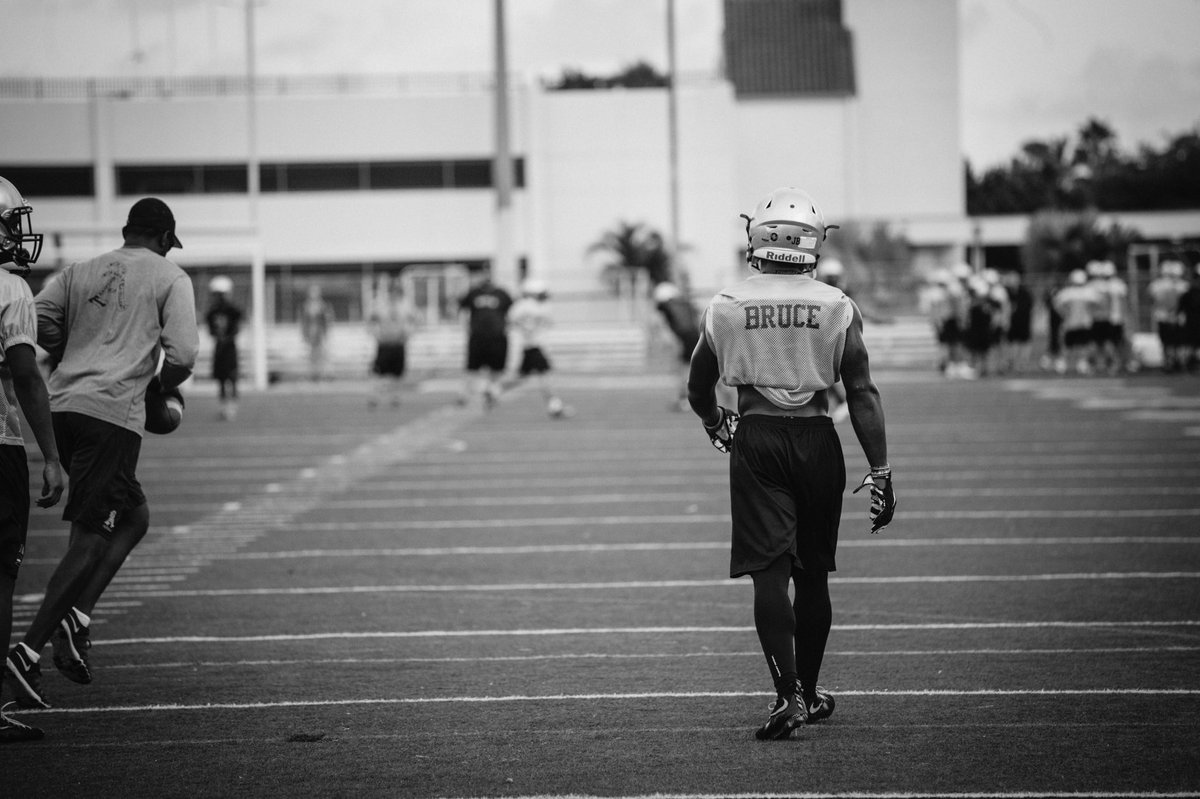 IamGlennHolt's tweet photo. Rest in Heaven to one of the greatest High School football player.  He put our WR group on another level every day at practice. True representation of the WR STAndard!! Love you Sam!! DaBest!! https://t.co/ZNOJyuJUtN