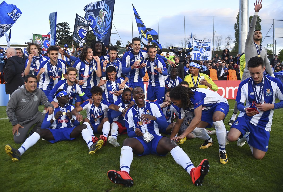 FCPorto's tweet photo. 🔙 Três anos de uma conquista inesquecível 🤩 #Nestedia, em 2019, conquistámos a UEFA Youth League🏆

#FCPorto #OTD #UYL https://t.co/DcUEmreprQ