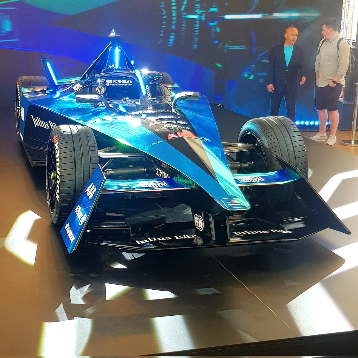 ScarbsTech's tweet photo. Shorter, narrower, lighter more powerful... #Gen3 https://t.co/IwJCouOsEo