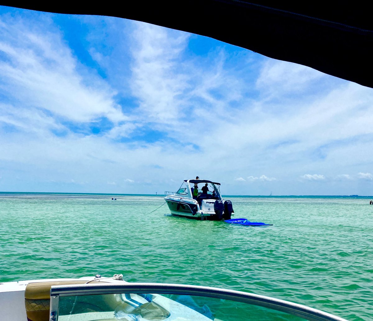 morourkej's tweet image. Much needed Vitamin Sea! 🌴#miami #keybiscayne #sandbars #Travel #clarity #water #nature