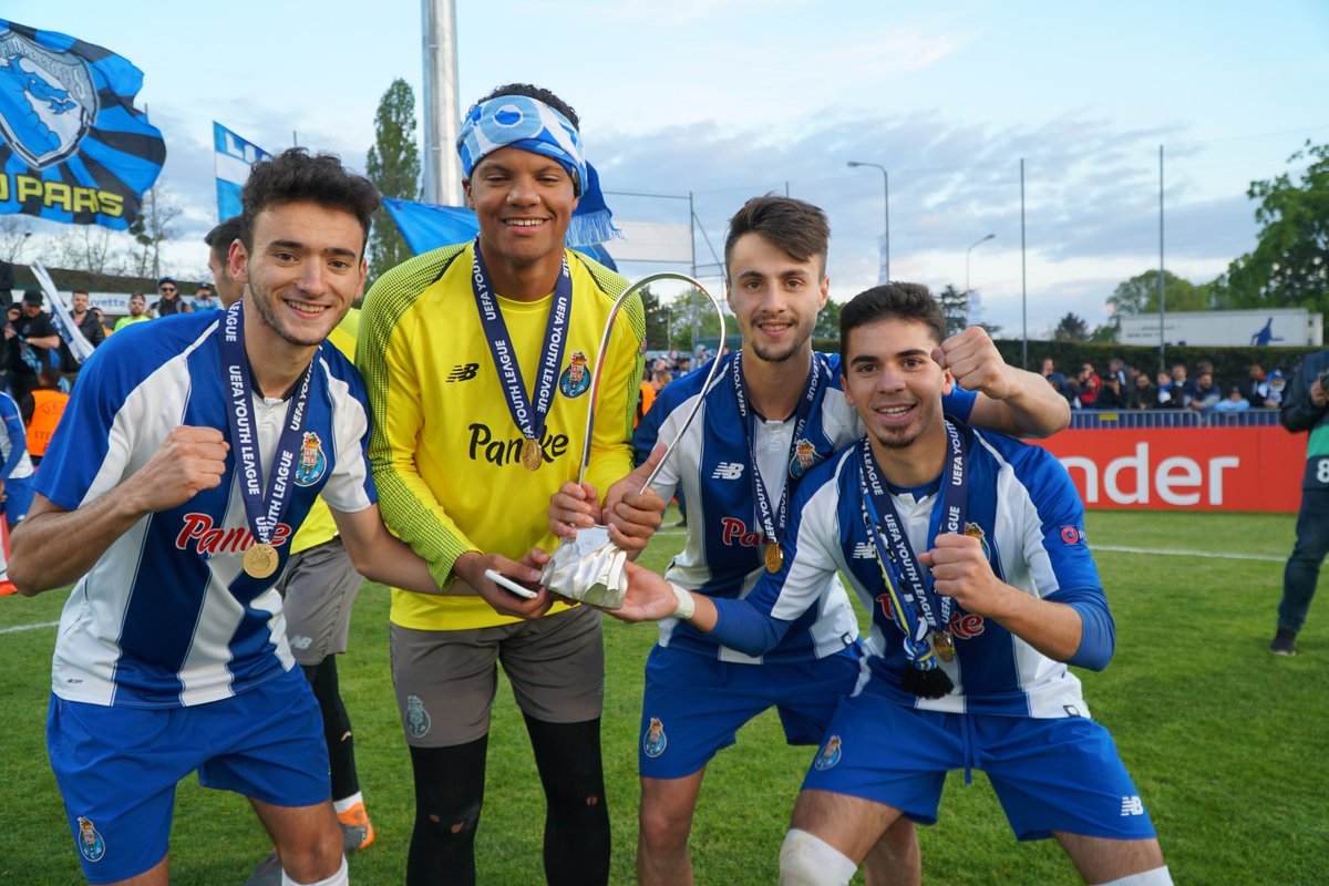 FCPorto's tweet photo. 🔙 Três anos de uma conquista inesquecível 🤩 #Nestedia, em 2019, conquistámos a UEFA Youth League🏆

#FCPorto #OTD #UYL https://t.co/DcUEmreprQ