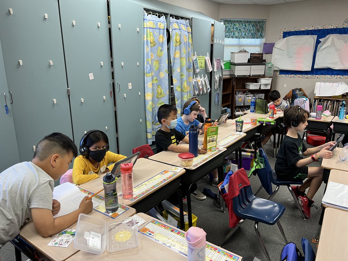 Brazos Bend Bullfrogs were busy learning across the campus! Student council officers greeted me and I was able to be a guest on the daily BBE Kid News-all student led! Thanks to hardworking teachers and instr. coaches planning for learning together (4th grade here)! Proud Supt!