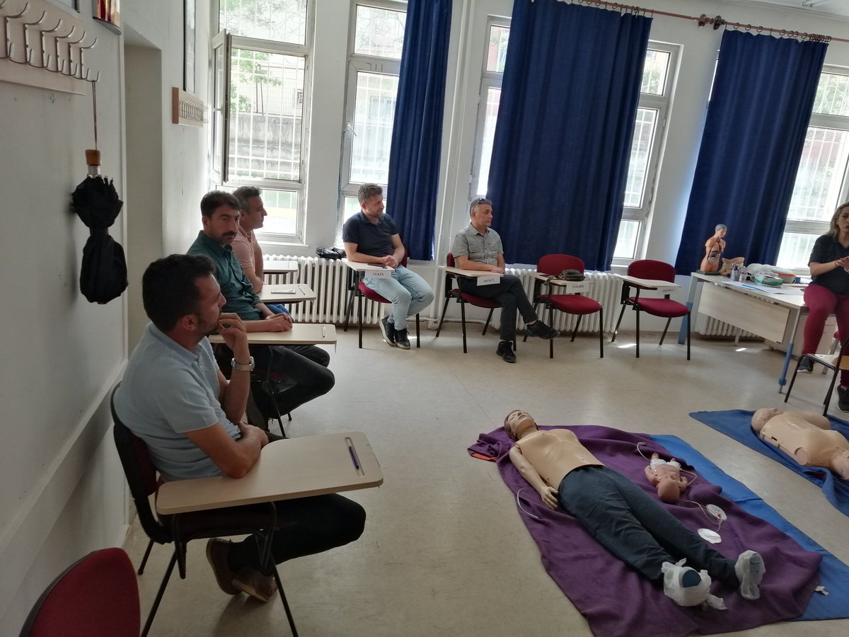 Malatya il Milli eğitim Müdürlüğü ilkyardım Egitim merkezi Temel Eğitimde 10.000 okul eğitimlleri devam adiyor.#görevimizilkyardım <a href="/OzilLevent/">Dr. Levent Özil🇹🇷🇹🇷🇹🇷</a> <a href="/meb_dhgm/">Destek Hizmetleri Genel Müdürlüğü</a> <a href="/ozkan_meb/">Özkan AVCI</a> <a href="/cemalunal_/">C.ÜNAL</a>
<a href="/MalatyaMem/">MALATYA İL MİLLİ EĞİTİM MÜDÜRLÜĞÜ</a>