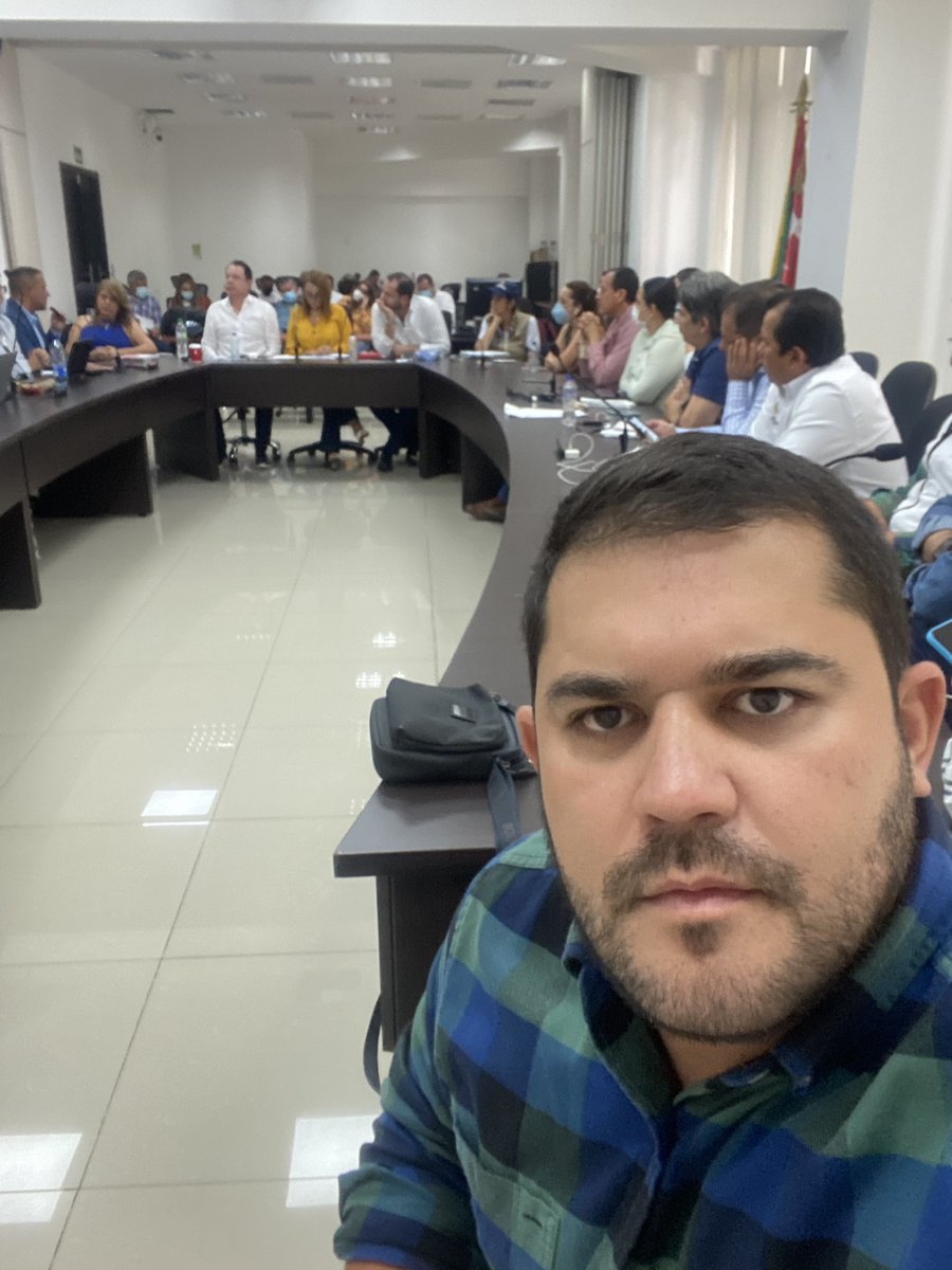 hugoacardozo's tweet photo. #Tema1 
Variante de #SanGil compromiso del contratista en el avance y terminación de la obra, compromiso de @InviasOficial de gestionar recursos al rededor de 100 mil millones para adicionar y terminación de la misma. https://t.co/7uXFwrt0k3