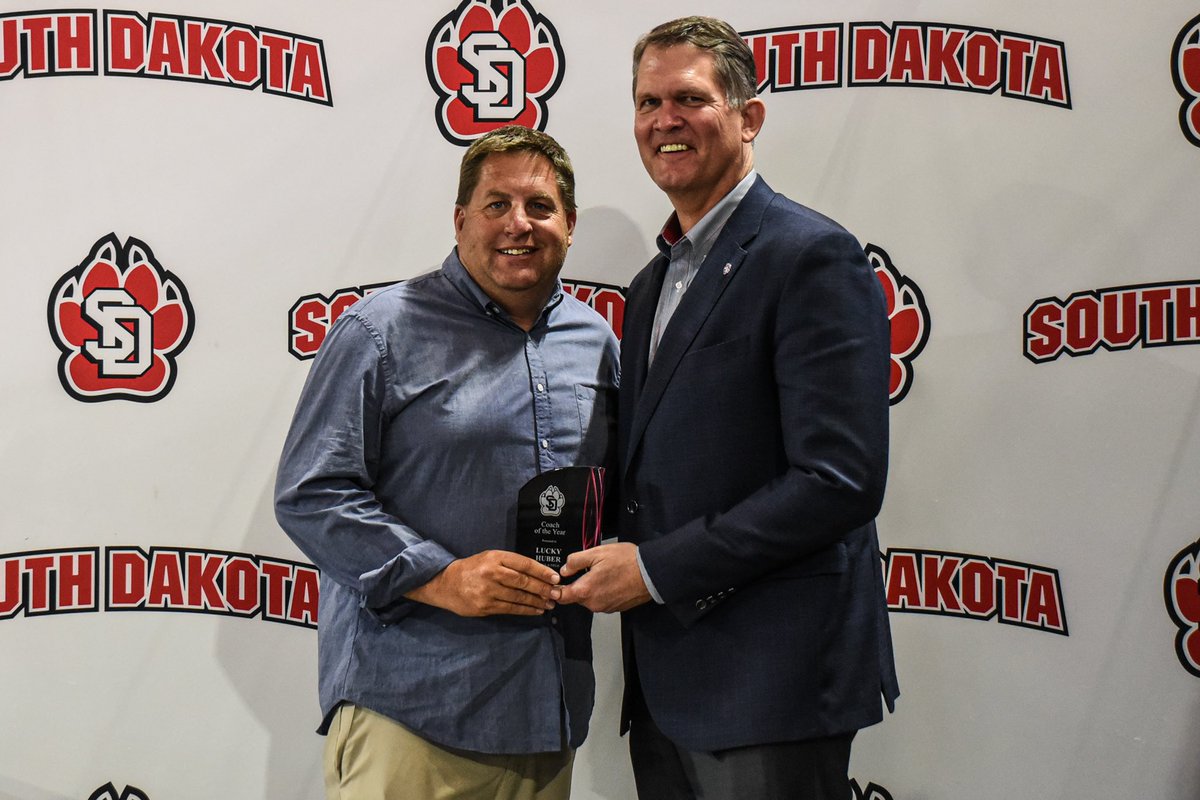 Best in the business. 💼

Congrats to Lucky Huber on being named the Coach of the Year at last night’s Charlie awards!

#GoYotes x #WeAreSouthDakota 🐾