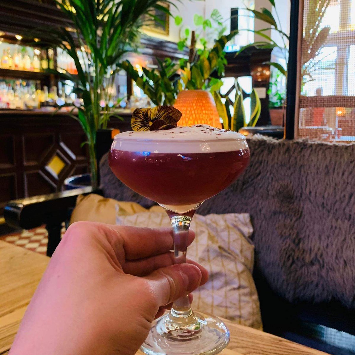 Want something nom nom? 
Have a Pom-Pom! 
Disaronno, Pomegranate Purée , Lime, Egg White, Gomme 👌
————————————————————
#leith #loveleith #edinburghcocktails #cocktails #edinburgh #visitedinburgh #visitleith #leitheats #goodfoodlover #constitutionstreet #pubdining #delicious
