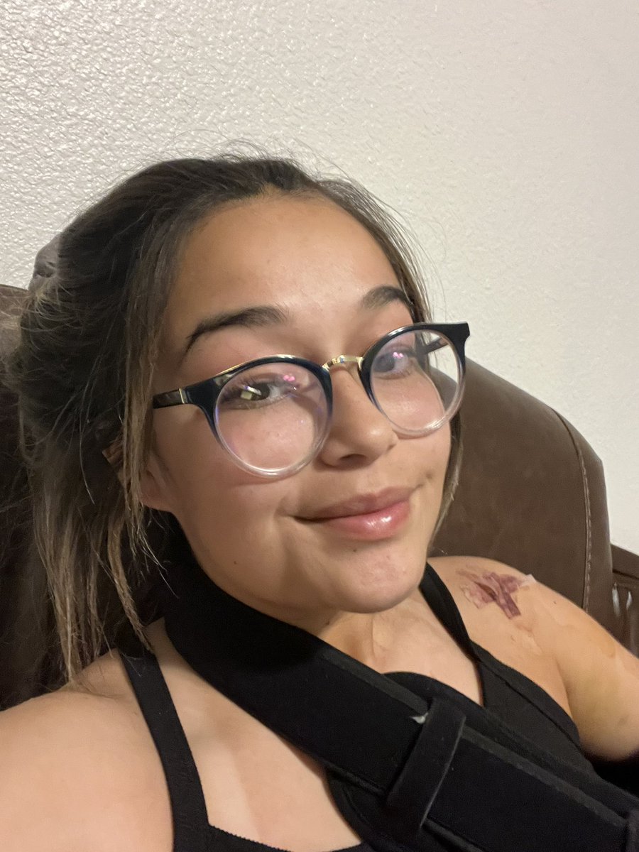 alexzandryacruz's tweet photo. my long journey of recovery started yesterday. For a long time I failed to listen to my body when it was telling me something was wrong. I ended up tearing the front and back of my labrum and part of my rotator cuff. Thank you to everyone who prayed for me and wished me well❤️🥹 https://t.co/D9x5nlkfKj