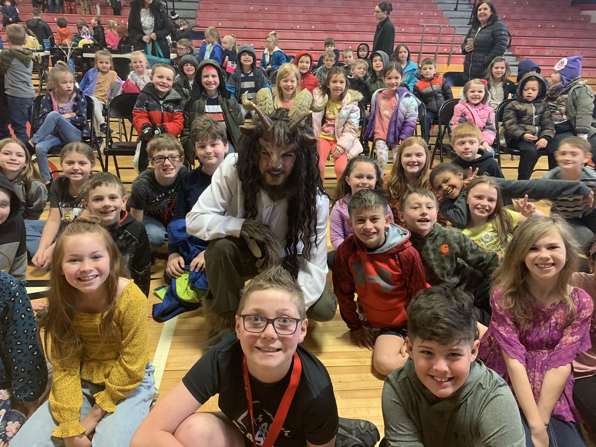 SuffieldE's tweet photo. Beauty and the Beast was an amazing treat! Loved seeing the awe in the eyes of our students when the high school drama club performed! See more Friday & Saturday @ 7, Sunday @ 2 #wearefield #lovesuffield https://t.co/msRSDfQM0C