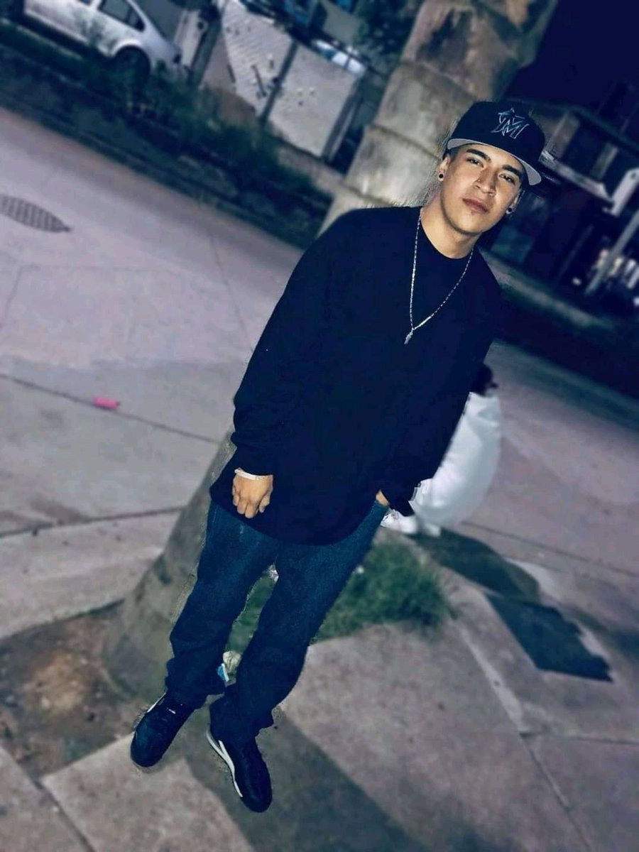 RonnyMe99564325's tweet photo. Material xxx casero 
Videos fotos videollamada material xxxx exclusivo para ti pregunta x mi grupo de WhatsApp y disfruta
#cholito 
#gay https://t.co/dPYrjgHz3W