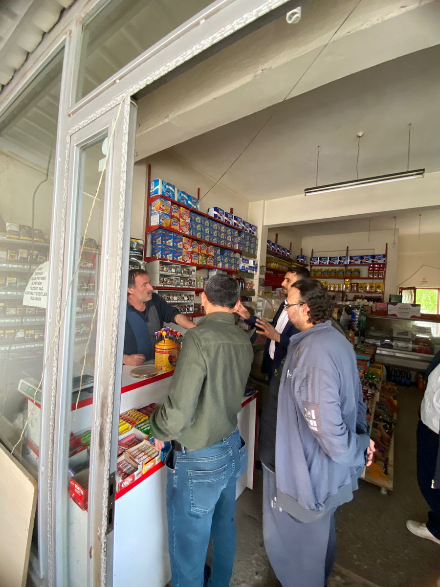 Ramazan çalışmaları kapsamında   Esnaflarımızdan yaptığımız alış verişlerle
Mahalle temsilcilerimizin belirlediği ihtiyaç sahipleri ailelere  bir nebzede olsa  dokunabildik
#Devapartisi iktidarında  zor günlerin geçeceği  halkımızda olduğunu görmek bizleri motive etmeye yetti