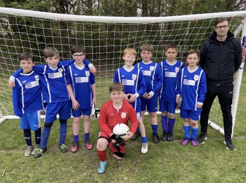 Woo hoo! Team ♥️VPS💙 ⚽️ Boys are off to the Y5 FAY Cup FINAL after beating Waterloo Primary 4-3 tonight. Well played boys! 👏🏼It was a close game between our school team and our friends at @WaterlooPS_ ⭐️♥️⚽️ Thanks to Mr Burns & to our @PurpleKitchens sponsor! 🤩