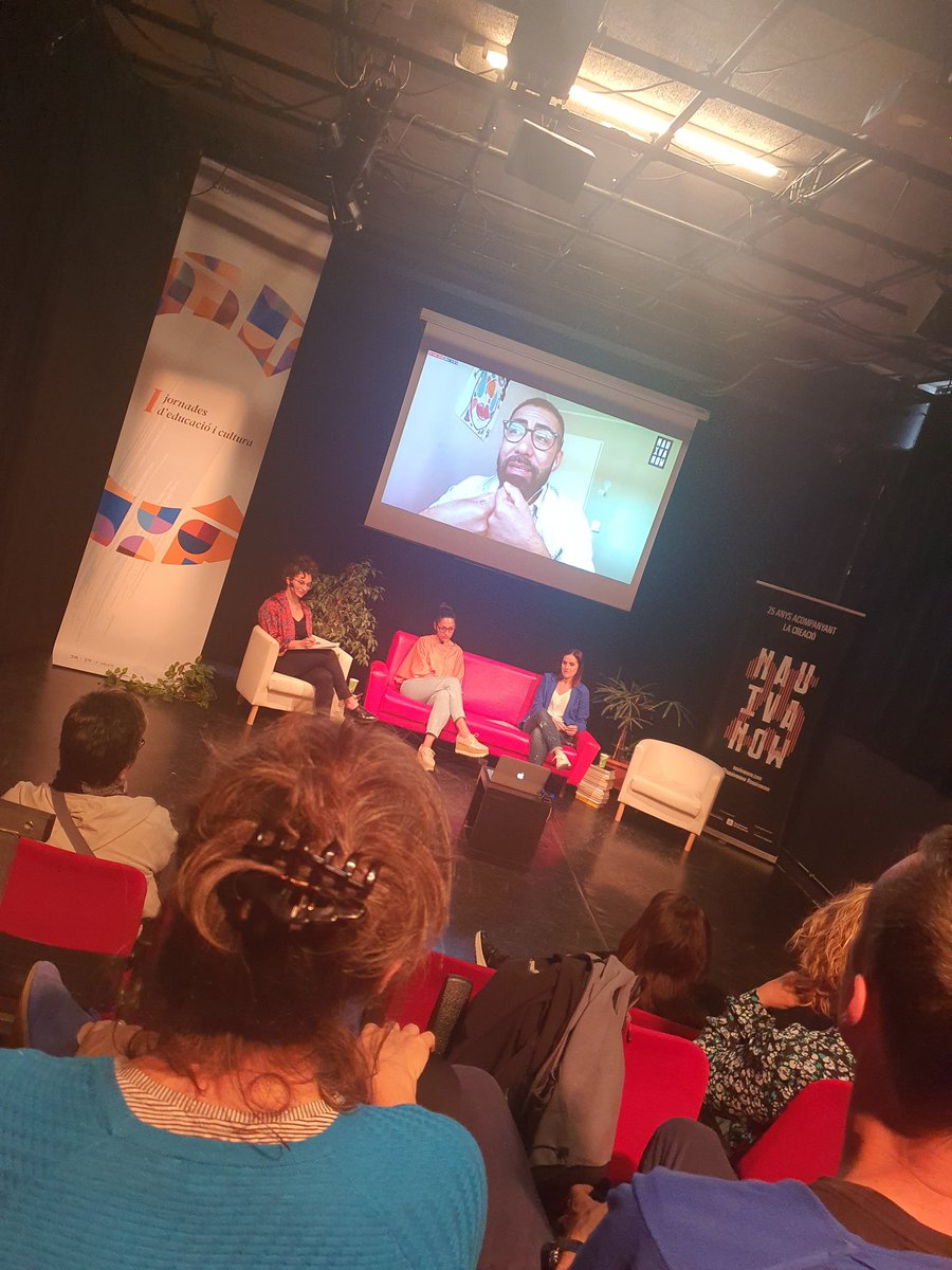 ViuelTeatre's tweet photo. Converses i reflexions inspiradores al voltant de l'educació i la cultura. 
"En una societat utilitarista ens cal reivindicar les arts" (Enric Prats) 
@Cadeera_ @nauivanow #educacióicultura #cultura #educació @CulturaEduCat https://t.co/yXBJrKU8ll