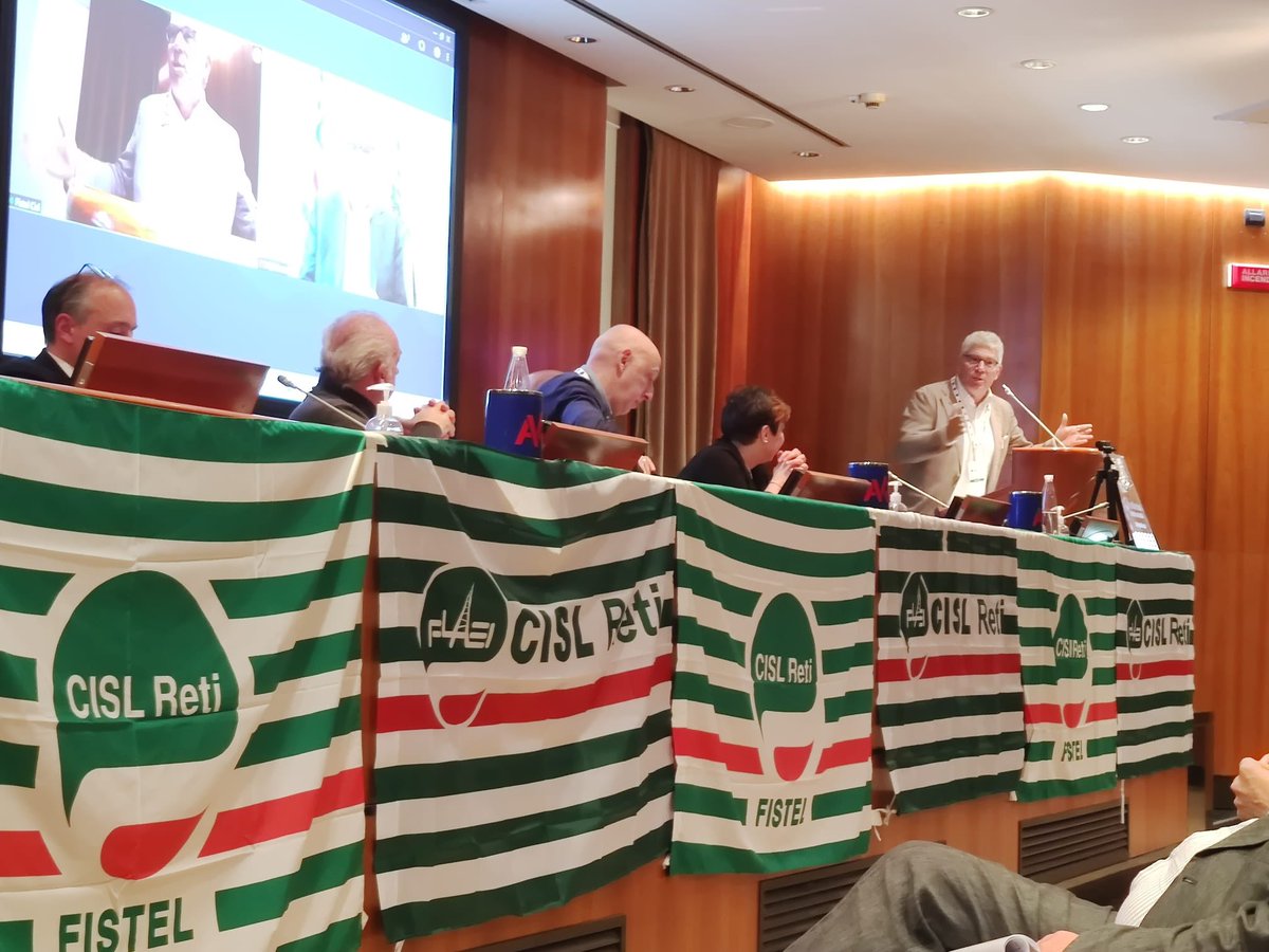 FISTel_Lazio's tweet photo. 1` Congresso Nazionale #CISLRETI. Le foto degli interventi del Segretario Generale CISL RETI Vito Vitale, del Segretario Generale @FISTelNazionale Alessandro @Faraoni66 e del Segretario Generale @flaeicisl Amedeo Testa. Da oggi parte il domani e il laboratorio di idee CISL Reti https://t.co/x4tTwjwEwZ