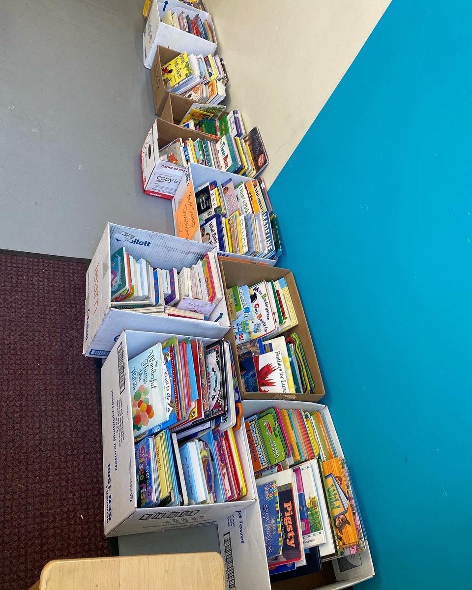 Thanks to <a href="/CHCSPTA/">CapHillClusterSchoolPTA</a>, Peabody families who donated books, &amp; our Literacy Team, students should be excited about PIZZA, BOOKS and LIVE MUSIC tonight! We’ve got lots of books for students to take home for SPRING READING!! Happy reading Panthers! <a href="/DcpsLibrary/">DCPS Library Programs</a>  <a href="/dcpublicschools/">DC Public Schools</a>
