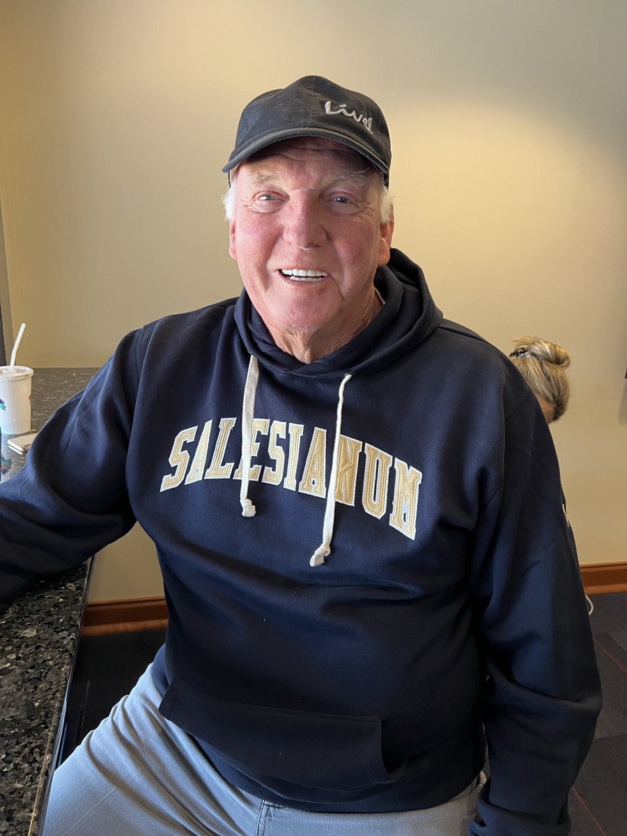 CMBaseball41's tweet photo. Getting lots of attention today at the game in my Sallies hoodie! Keep running into alumni. Proud I was able to experience the senior sports banquet last night. Thanks for having me @Salesianum! https://t.co/vwF9wjHTC0